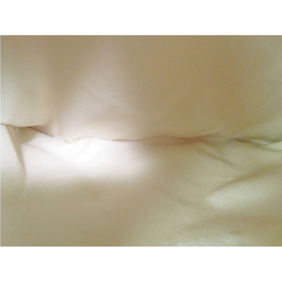 CHANEL Cream Shoulder Bag - Picture 14 of 16